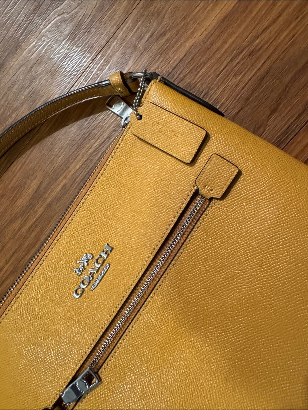 💛Coach Pebble Leather Crossbody Bag in Mustard Yellow - Picture 3 of 4